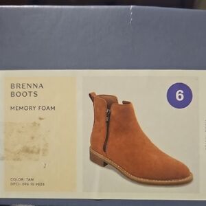 Universal Thread Tan Ankle Boots